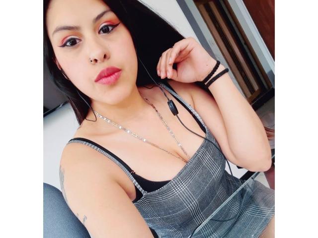 ElaiaaBakerr - Live sex cam - 23974425