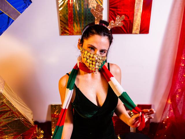 LailaIsa - Live Sex Cam - 23977817