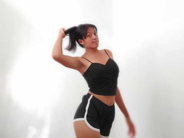 ChloeWu - Live sex cam - 23982537