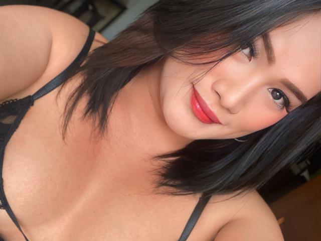 AlwinaForU - Live porn &amp; sex cam - 23985337