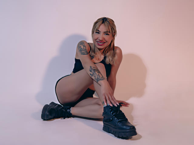 AnneGela - Live sex cam - 24006389