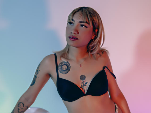 AnneGela - Sexe cam en vivo - 24007241