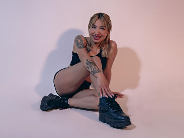 AnneGela - Sexe cam en vivo - 24007493