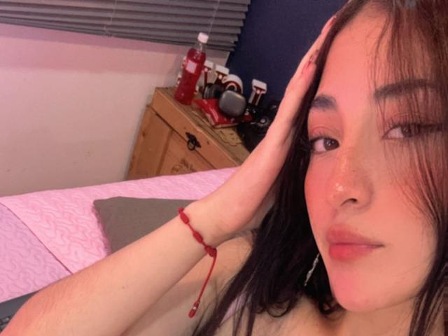 EmmilyWright - Live Sex Cam - 24008145