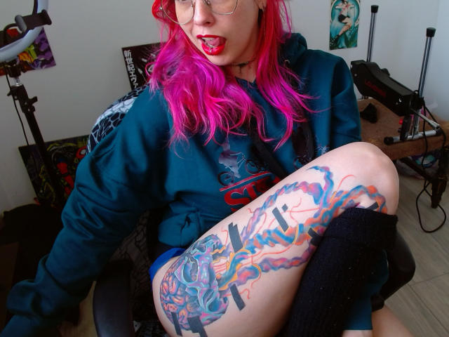 NatashaLau - פורנו בשידור חי ומצלמת סקס - 24008425