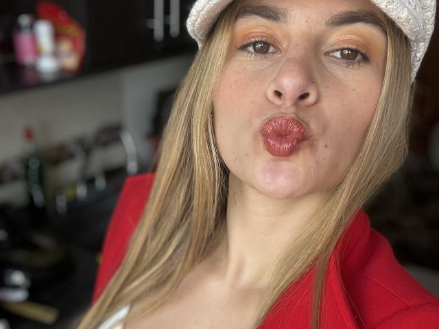 AtheneaRossi - Live porn &amp; sex cam - 24008881