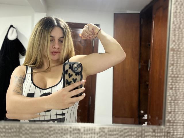 AtheneaRossi - Live porn &amp; sex cam - 24008937