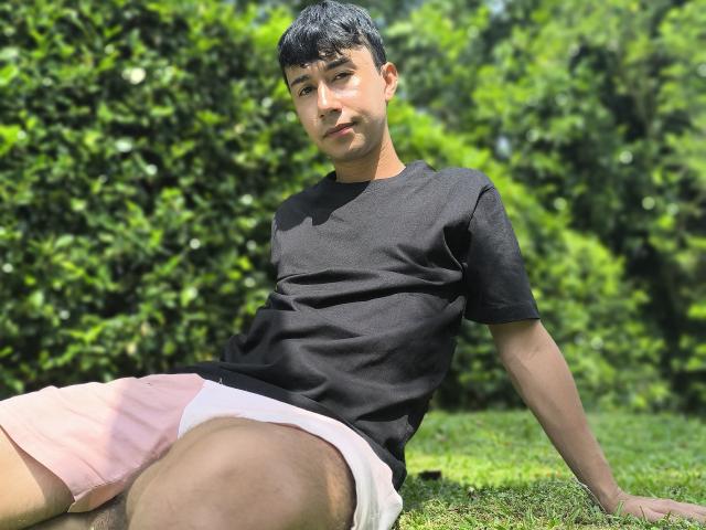 OliverHot69 - Live sex cam - 24011545