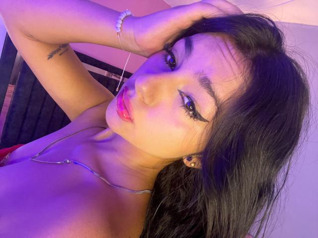AlessiaFerry - Live sex cam - 24020237