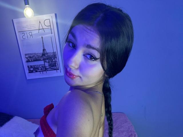 AlessiaFerry - Live Sex Cam - 24020273