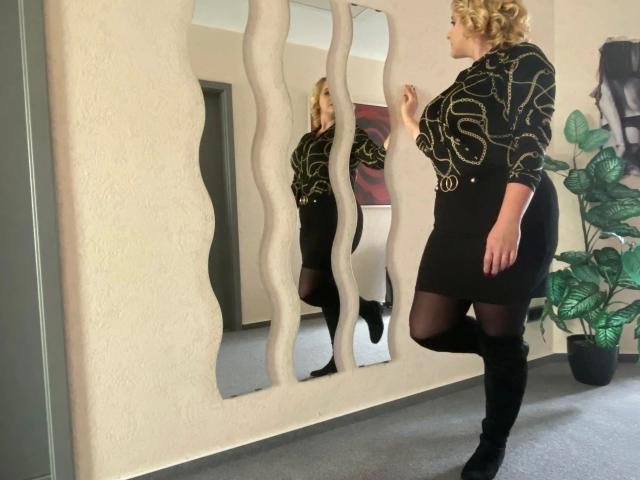 German-Blondie-hot - Live sex cam - 24021105