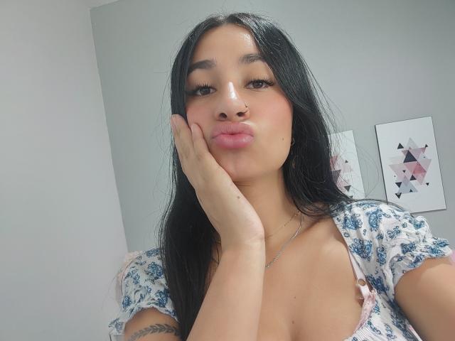 XCandyAlejaX - Live Sex Cam - 24022697