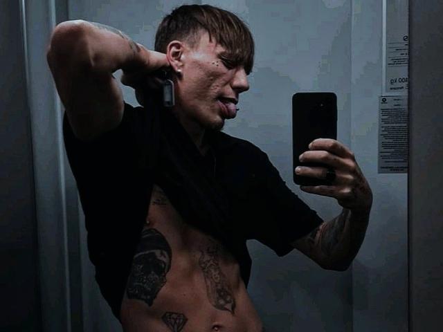 MassimoMillen - Sexe cam en vivo - 24027209