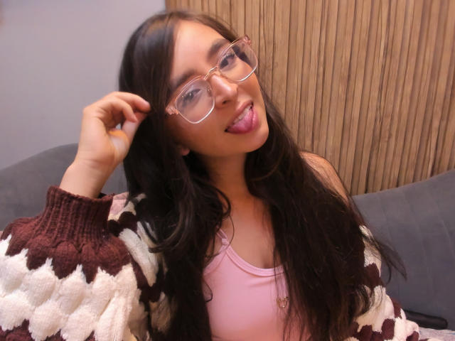 EvaMcAllister - Live sex cam - 24028209