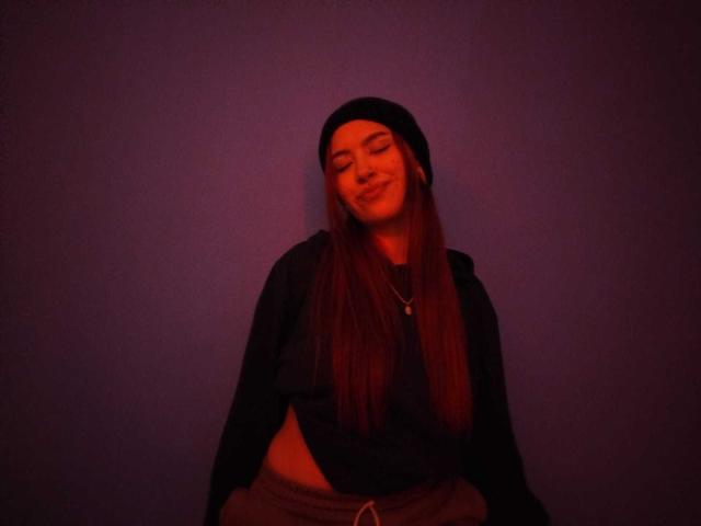 ZoeHuntt - Live Sex Cam - 24030693