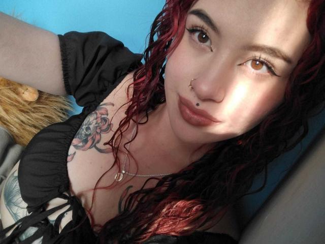 ZoeHuntt - Live Sex Cam - 24030713