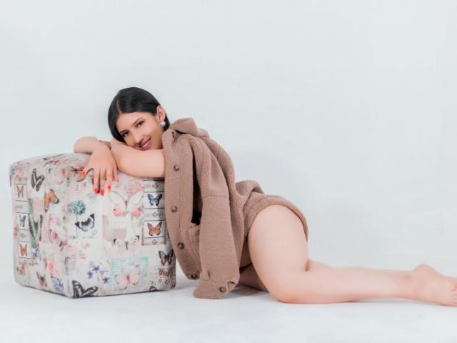 EmmaLombardi - Élő pornó és szexkamera - 24032293