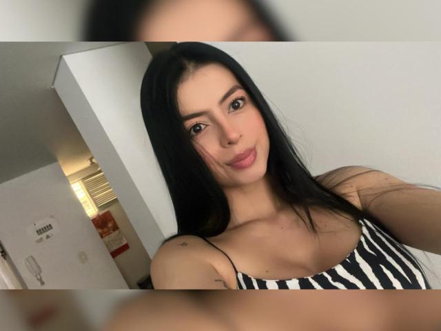 IsabellaJames - Live Sex Cam - 24035173