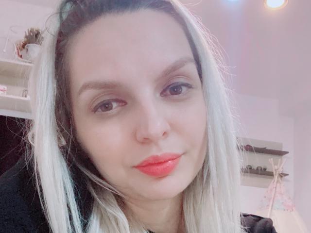 DouceAmelia - сексуальная веб-камера в реальном времени - 24045113