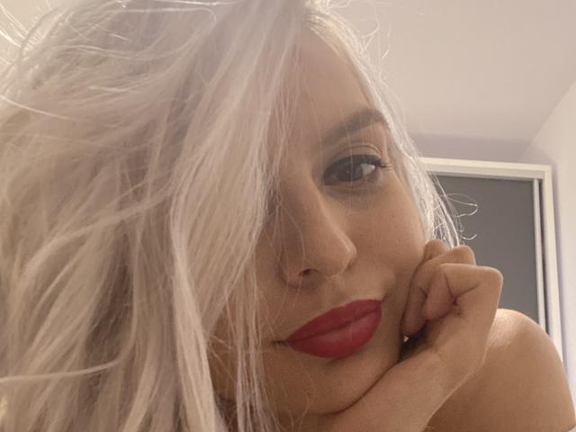 DouceAmelia - Camera khiêu dâm &amp; quyến rũ trực tiếp - 24045261