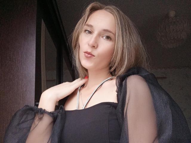 SueShine - Live sex cam - 24047837