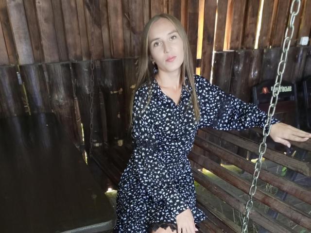 SueShine - Live sex cam - 24047849