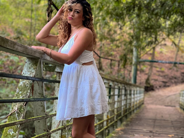 AgathaWills - Live sex cam - 24051777