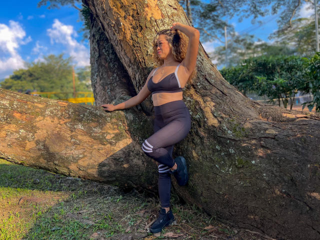 AgathaWills - Live sex cam - 24051825