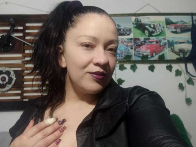 CharloteEzra - Live sex cam - 24053801