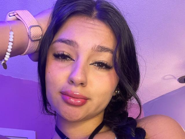 AlessiaFerry - Live sex cam - 24057813