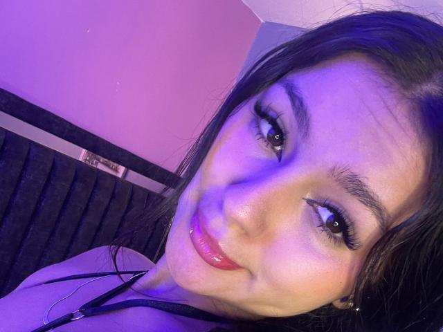 AlessiaFerry - Live Sex Cam - 24057877