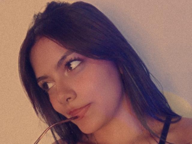 EmilyRobeerts - Live sex cam - 24059213