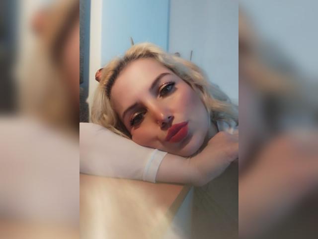 GiuliaAddams - сексуальная веб-камера в реальном времени - 24059453