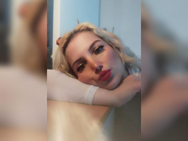 GiuliaAddams - Live sex cam - 24059501