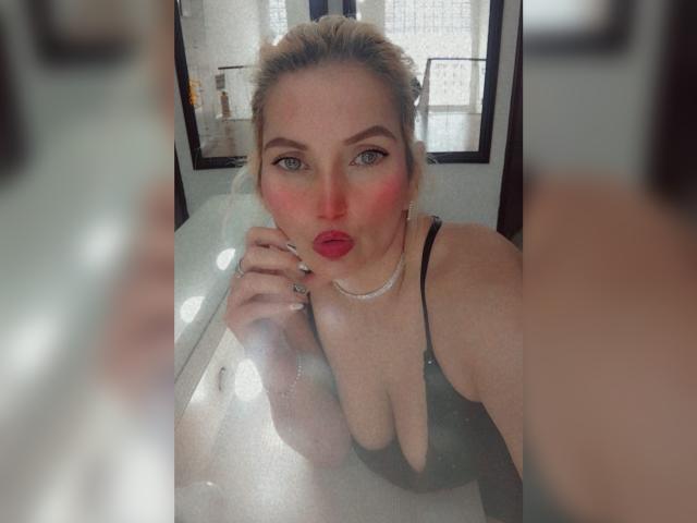 GiuliaAddams - Live sex cam - 24059541