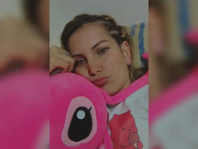 GiuliaAddams - Élő pornó és szexkamera - 24059553
