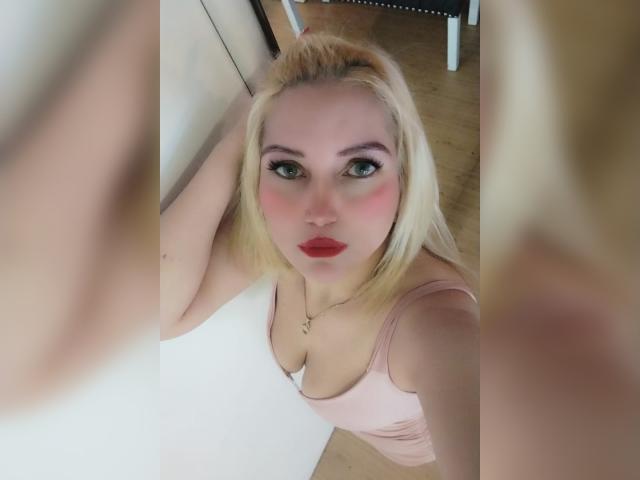 GiuliaAddams - Live sex cam - 24059709
