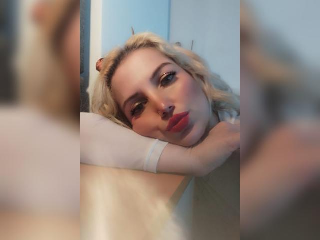 GiuliaAddams - Live porn &amp; sex cam - 24059829