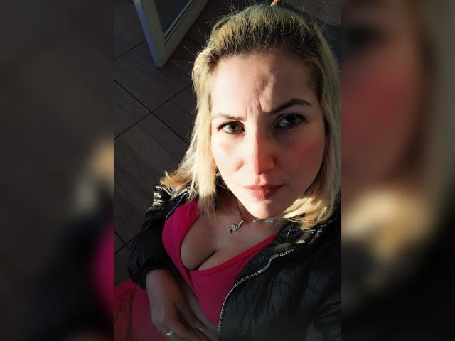 GiuliaAddams - Live porn &amp; sex cam - 24059849