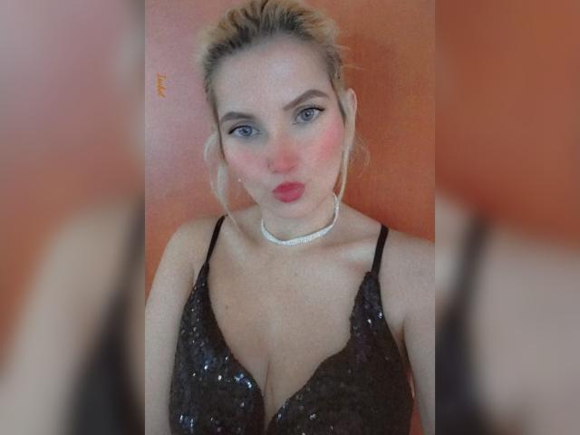 GiuliaAddams - Sexe cam en vivo - 24060105