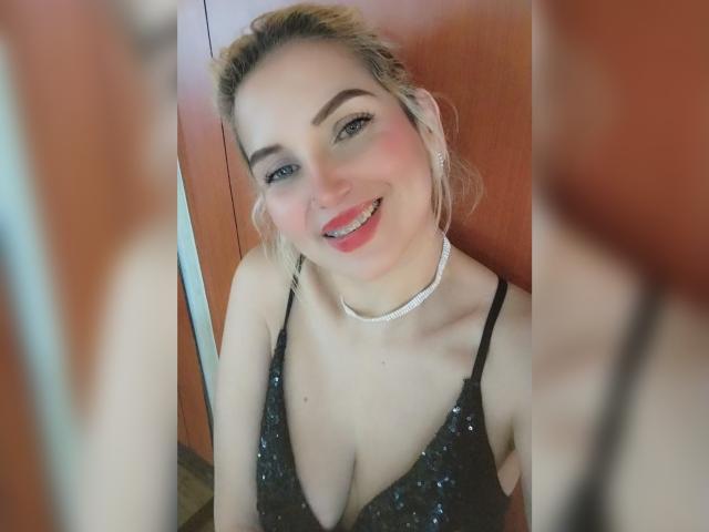 GiuliaAddams - Sexe cam en vivo - 24060209