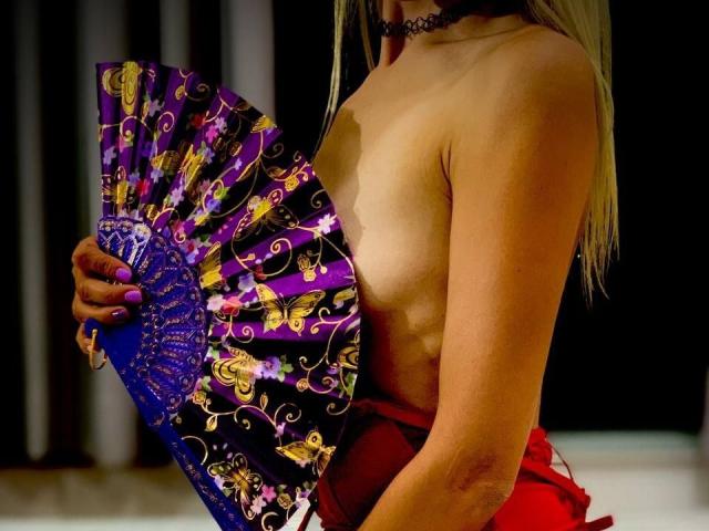 EmieFlower - Live sex cam - 24068065