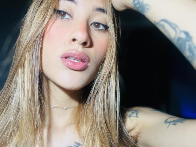 HarleyRoods - Live porn &amp; sex cam - 24076421