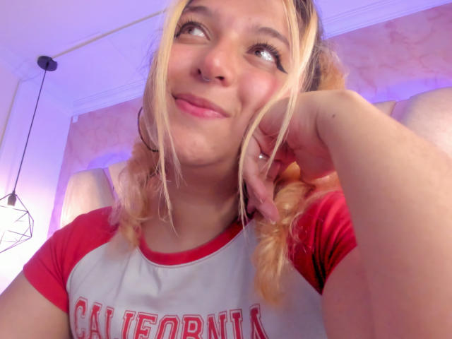 AmaliaRosse - Sexe cam en vivo - 24077953