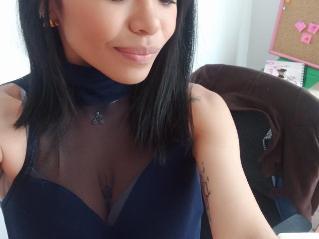 MistressVictoriaa - Porno na żywo i seks kamera - 24080133