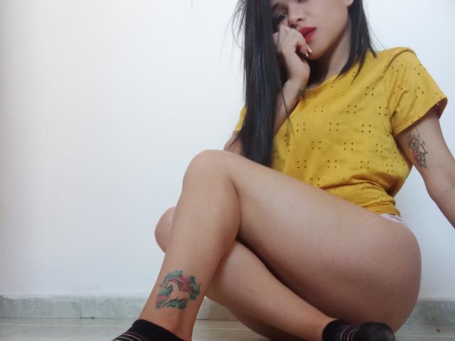 MistressVictoriaa - Live Sex Cam - 24080197