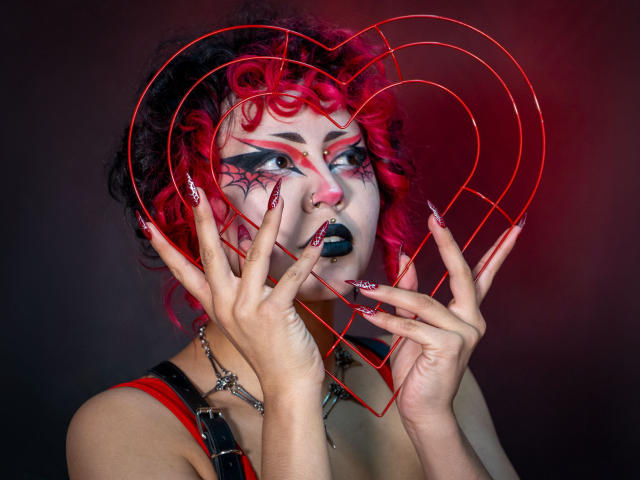 GothVioleth - Live porn &amp; sex cam - 24084685
