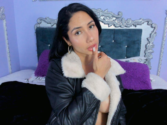 ArianaRogers - Live sex cam - 24091601