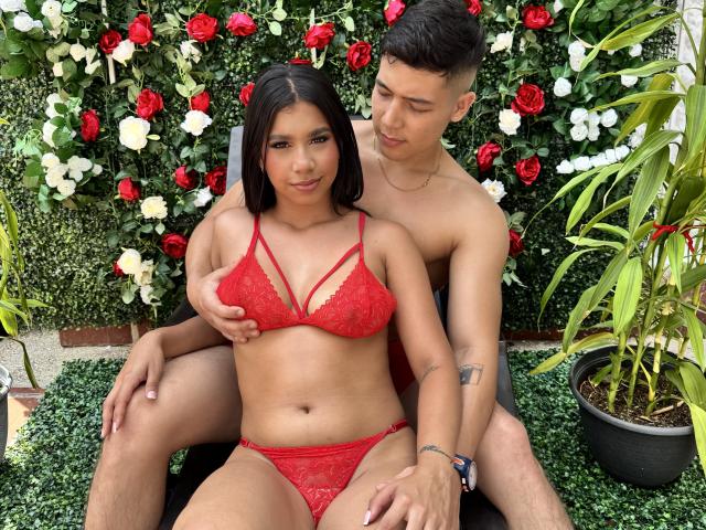 TaylorAndBen - Live sex cam - 24093469
