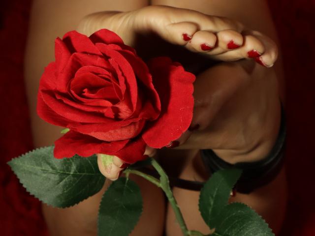 LuciaVonnee - Live sex cam - 24099561